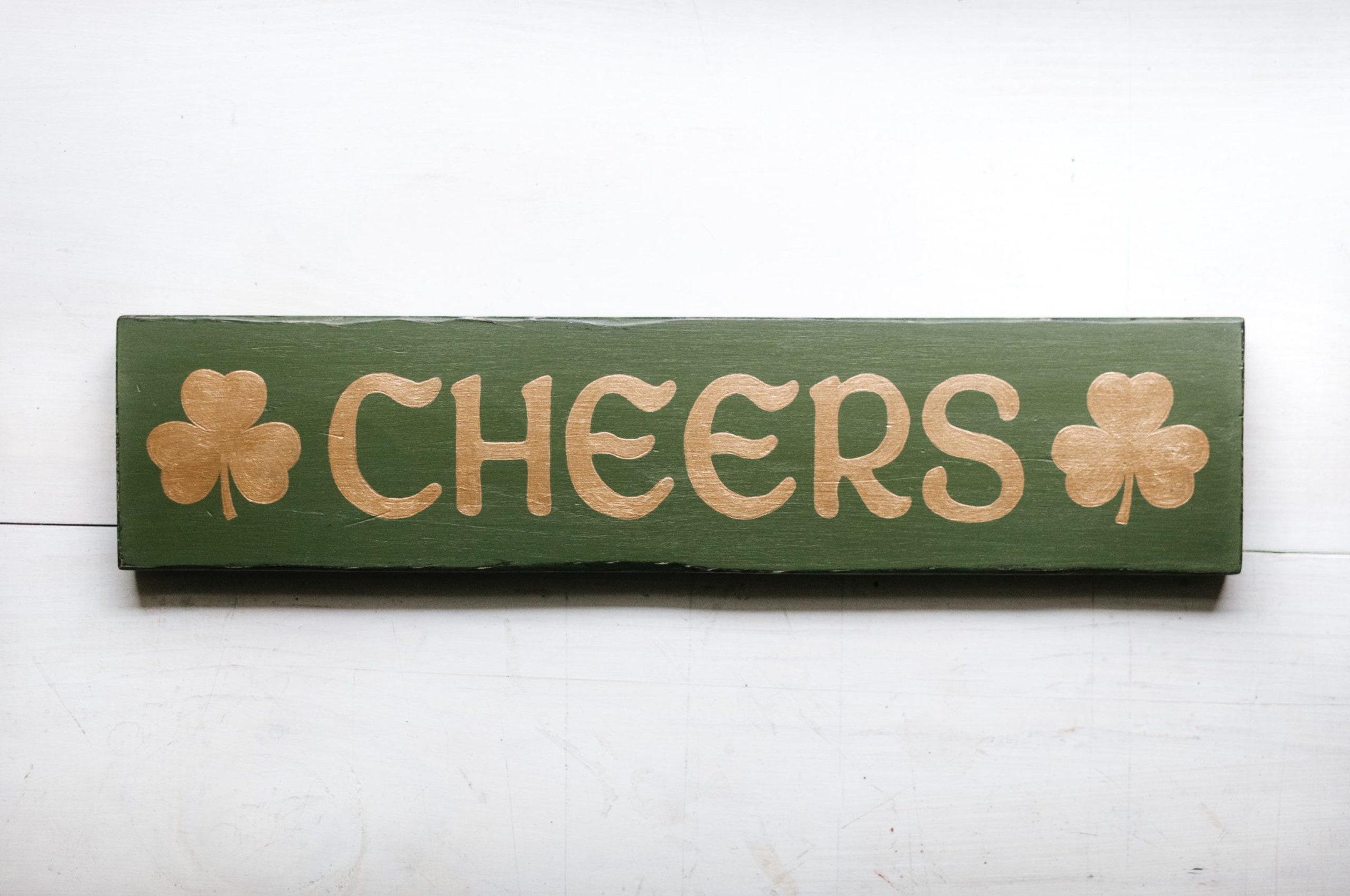 Cheers Green and Gold Irish Wood Sign – foxandpennydesign.com
