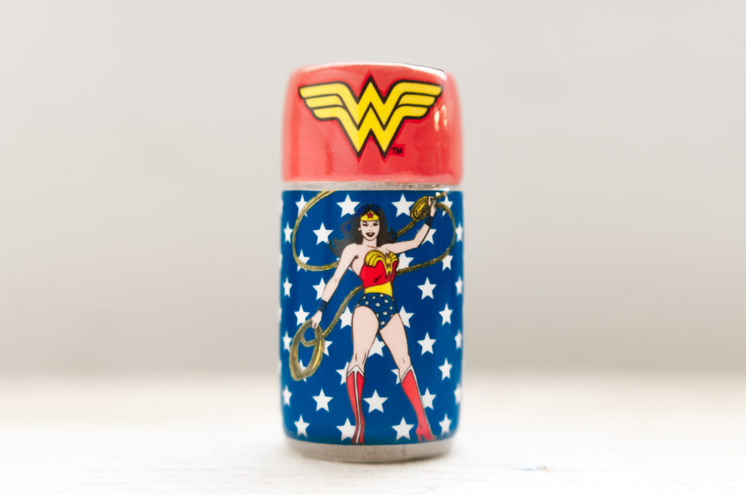 Wonder Woman DC Comics Salt and Pepper Shakers Vandor Lunchtime Thermos and Lunchbox Set (Tin Not Included) - Image 9