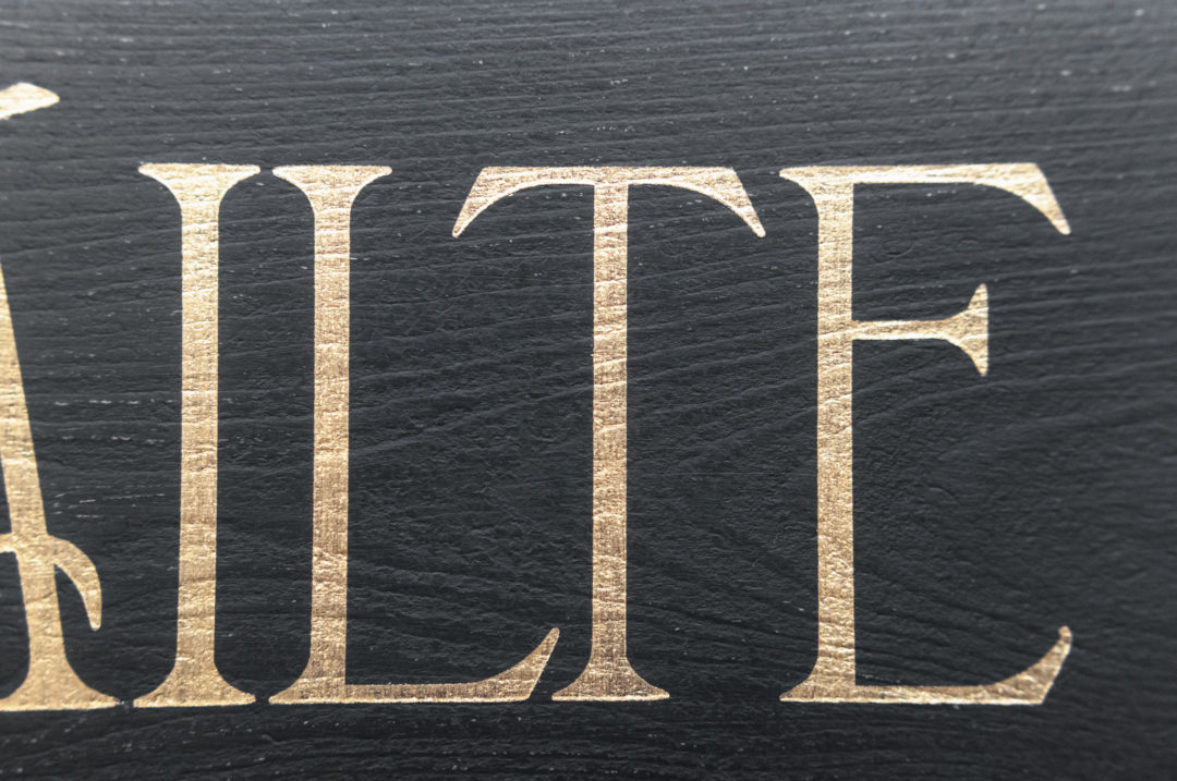 Cead Mile Failte Wood Sign | Irish Welcome Sign | Irish Gift | Irish Decor | Shelf, Bar or Mantel Sitter | 15.5 in x 3.25 in - Image 4